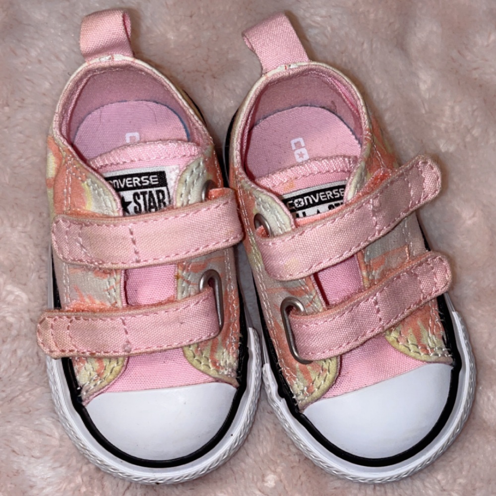 Converse Kids Sneakers in Pink and Peach